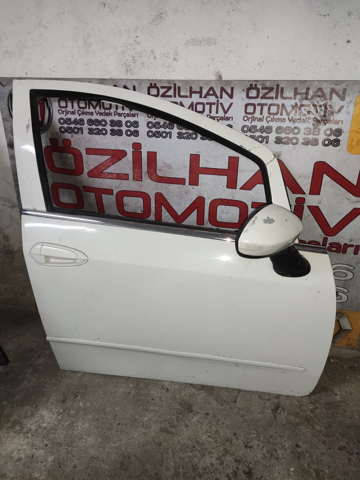 fiat-linea-cikma-sag-on-kapi Fiat Linea Çıkma Sağ Ön Kapı