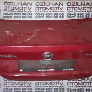 Fiat Egea Kırmızı Çıkma Bagaj Kapağı